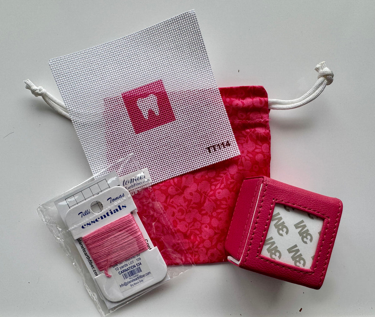 Hot Pink Bitty Box Kit with Tooth Insert